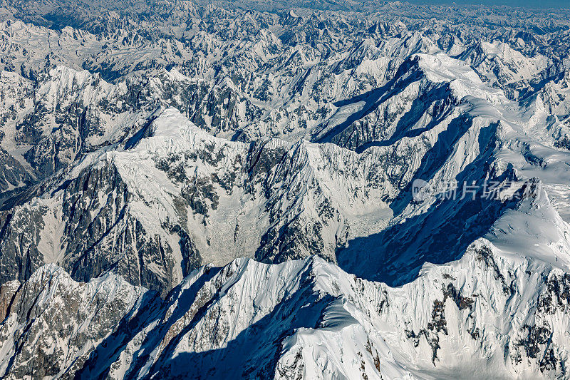 从空中俯瞰Ultar Sar，巴图拉Sar，巴基斯坦，喀喇昆仑，中亚